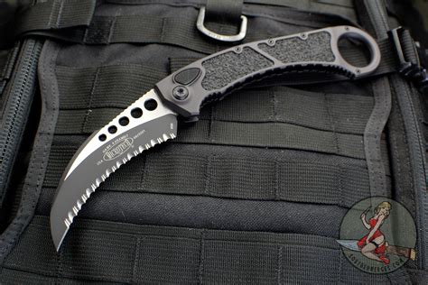 Microtech Knives teamed up again with Bastinelli Knives to deliver the Iconic Introduced in 2019, the Iconic features a different ergonomic concept than traditional Indonesian and Filipino designed Karambits. . Microtech hawk karambit